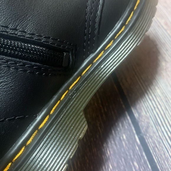 Dr. Martens kids Black Boots size 7 - Picture 7 of 13